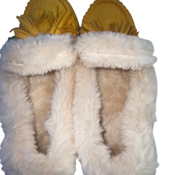 ULTRAIDEAS Women’s Moccasin Slippers Size 8 Yellow Faux Fur Lined Indoor/outdoor - Picture 6 of 16